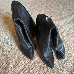 Sleek Black Women's Heeled Boots